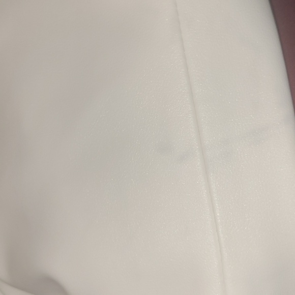 White Ruffled Bag - Picture 6 of 9